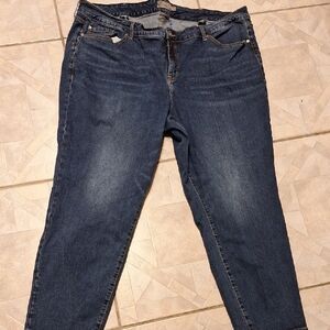 q Torrid Blue Straight Leg Jeans with Classic Style Size 26